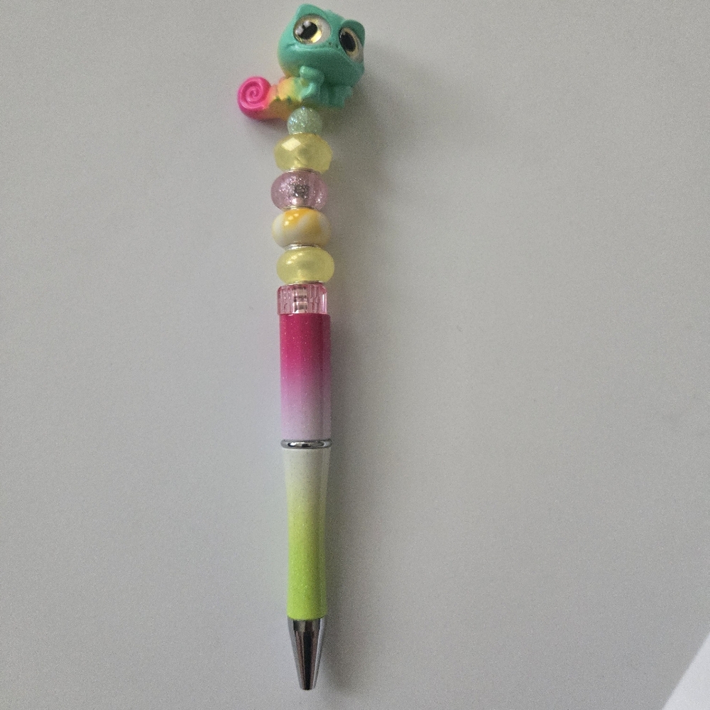 Colorful Fish-Themed Pen
